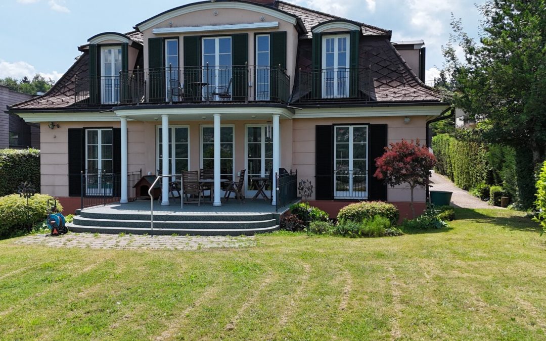 Traumhafte Villa in Bestlage der Veldener Bucht mit atemberaubendem Wörtherseeblick