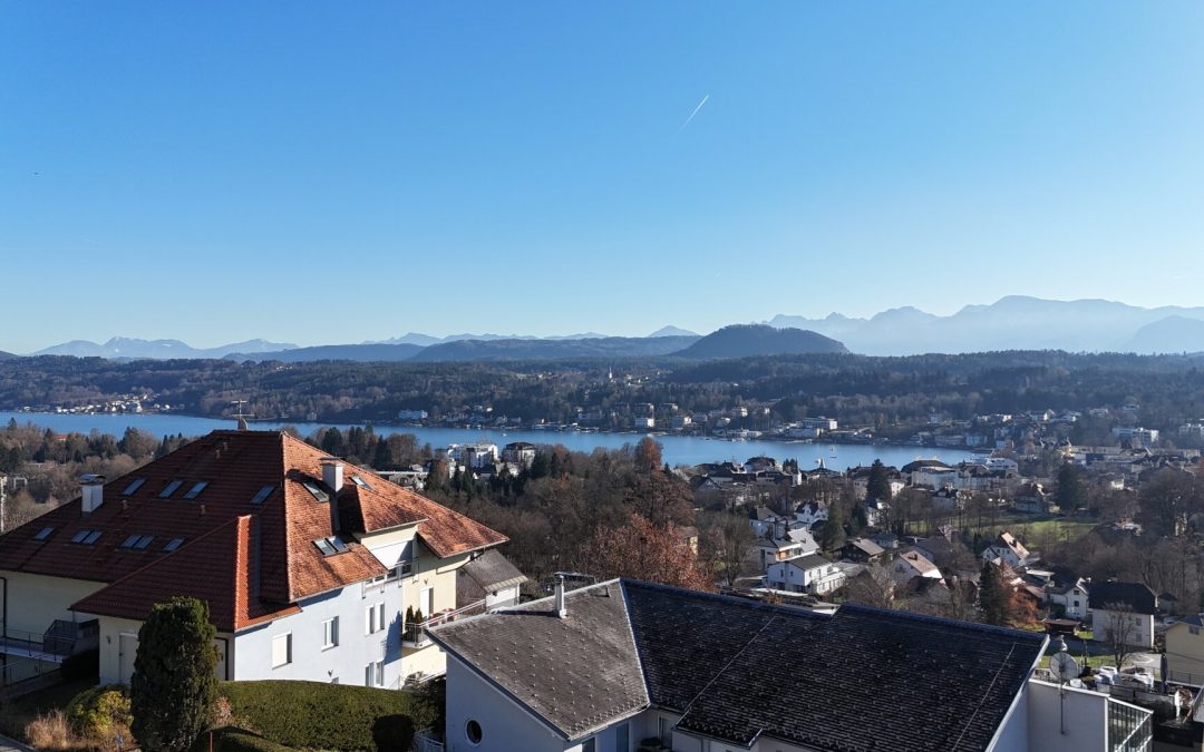 Traumhaftes Baugrundstück — Genießen Sie Seeblick und Bergpanorama